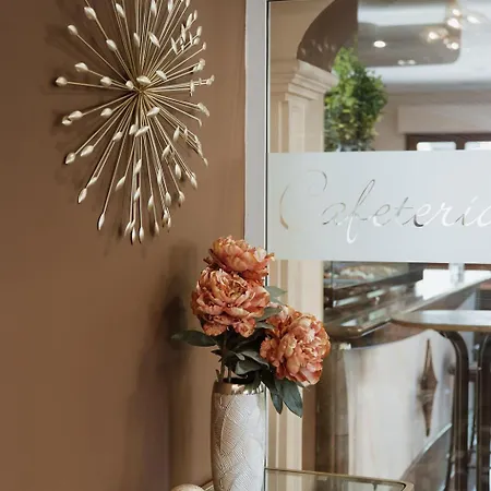 Anna 2* קוסנטיינה