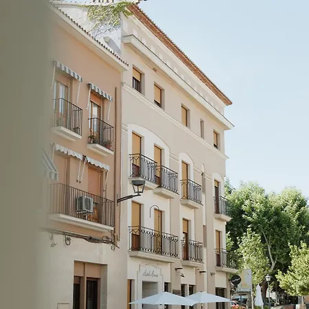 Anna Hotel 2*