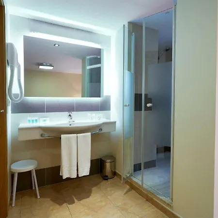 Anna Hotel 2*