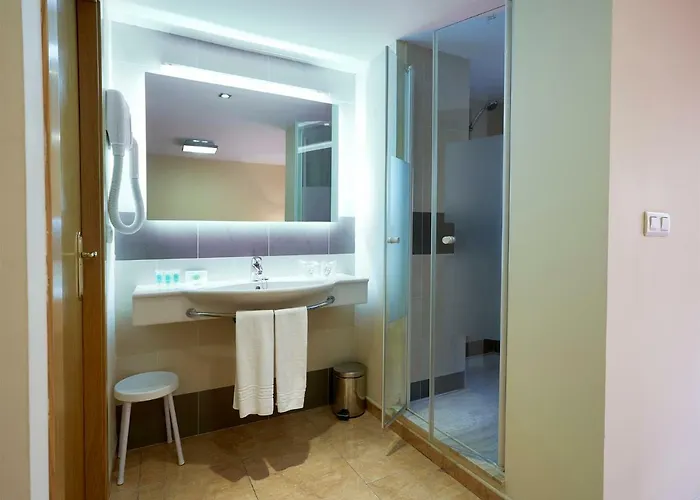 Anna Hotel 2*